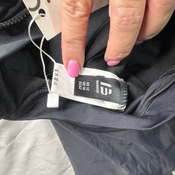 Bloomchic Women's sz 12 Black Swim Top Zip Short Sleeve Built In Bra Ruched NWT - Picture 6 of 9